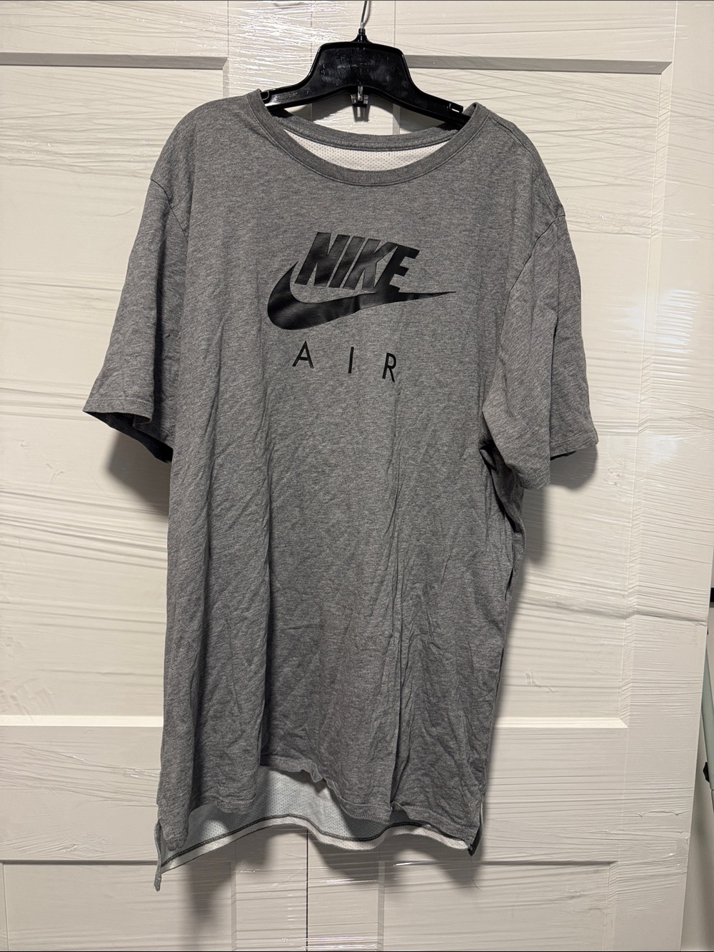 Nike Gray Short Sleeve T-Shirt with Black Logo